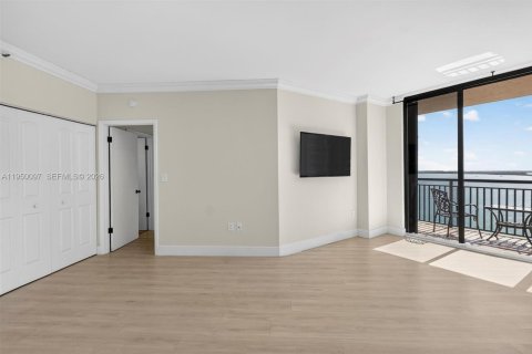 Снять в аренду кондоминиум в Майами, Флорида 1 спальня, 64.1м2, № 2005747 - фото 19