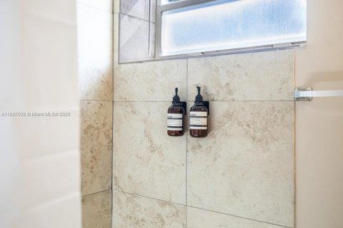 Купить коммерческую недвижимость в Форт-Лодердейл, Флорида № 2014342 - фото 16