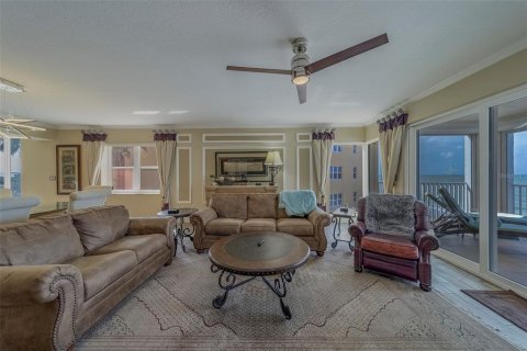 Condominio en alquiler en North Redington Beach, Florida, 3 dormitorios, 219.25 m2 № 1772097 - foto 20