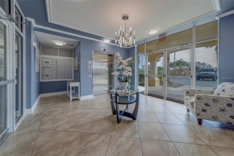 Condominio en alquiler en North Redington Beach, Florida, 3 dormitorios, 219.25 m2 № 1772097 - foto 3