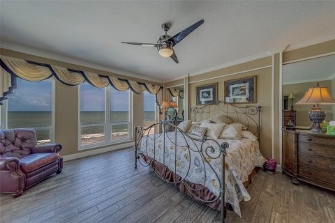 Condominio en alquiler en North Redington Beach, Florida, 3 dormitorios, 219.25 m2 № 1772097 - foto 25