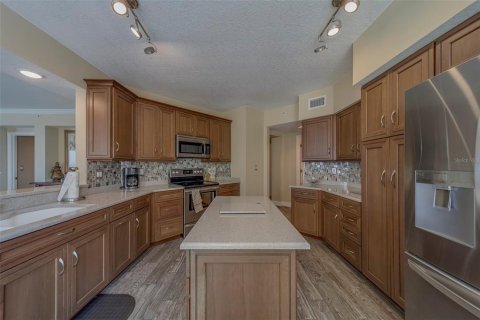 Condominio en alquiler en North Redington Beach, Florida, 3 dormitorios, 219.25 m2 № 1772097 - foto 13