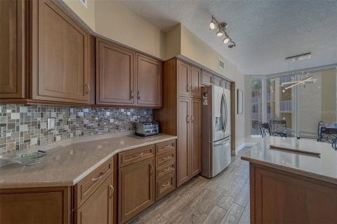 Condominio en alquiler en North Redington Beach, Florida, 3 dormitorios, 219.25 m2 № 1772097 - foto 12