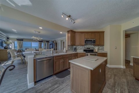 Condominio en alquiler en North Redington Beach, Florida, 3 dormitorios, 219.25 m2 № 1772097 - foto 11