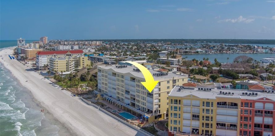 Condominio en North Redington Beach, Florida, 3 dormitorios № 1772097