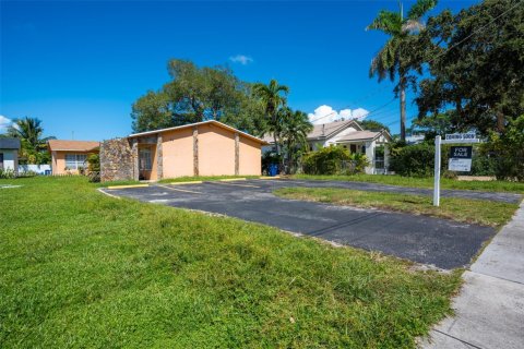 Снять в аренду виллу или дом в Халландейл-Бич, Флорида 3 спальни, 246.56м2, № 1952582 - фото 16