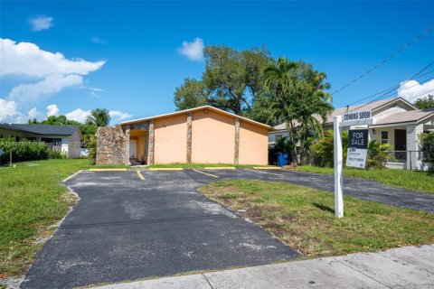 Снять в аренду виллу или дом в Халландейл-Бич, Флорида 3 спальни, 246.56м2, № 1952582 - фото 7