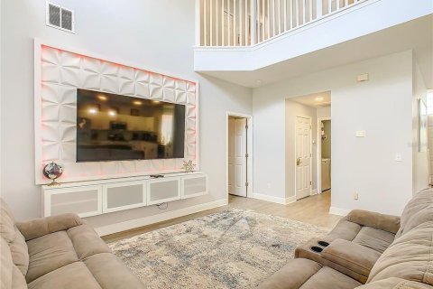 House in Davenport, Florida 6 bedrooms, 257.43 sq.m. № 1916444 - photo 20