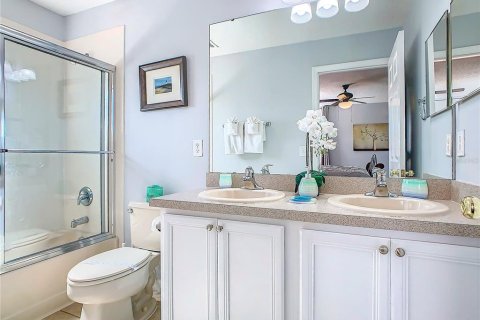 House in Davenport, Florida 6 bedrooms, 257.43 sq.m. № 1916444 - photo 26