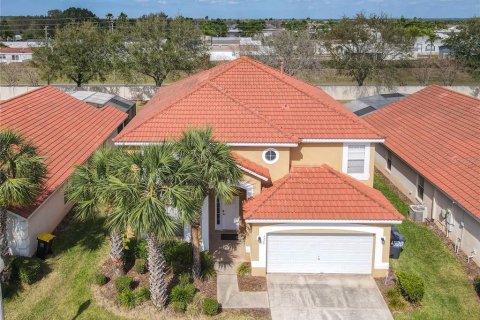 House in Davenport, Florida 6 bedrooms, 257.43 sq.m. № 1916444 - photo 2