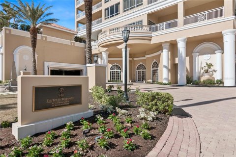 Condominio en venta en Sarasota, Florida, 3 dormitorios, 348.48 m2 № 1532515 - foto 1