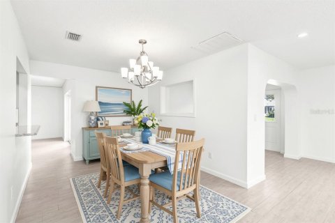 Copropriété à vendre à Bradenton, Floride: 2 chambres, 167.5 m2 № 2419811 - photo 4