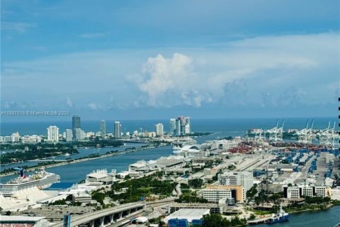 Condo in Miami, Florida, 2 bedrooms № 1953300 - photo 26