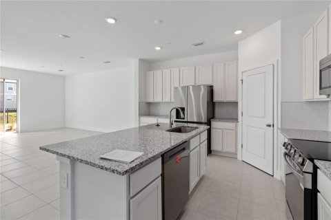 Townhouse in Ocoee, Florida 3 bedrooms, 179.77 sq.m. № 1681072 - photo 3