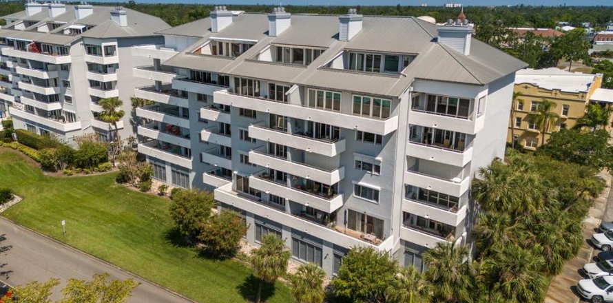 Condo in Palmetto, Florida, 3 bedrooms № 1648686