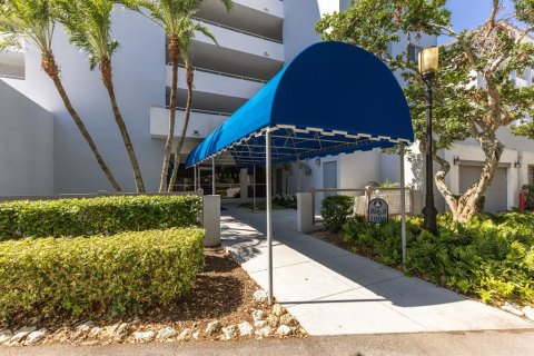 Condo in Palmetto, Florida, 3 bedrooms  № 1648686 - photo 4