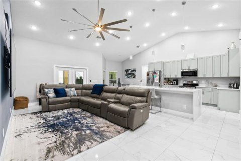 Casa en venta en Orlando, Florida, 4 dormitorios, 209.59 m2 № 2149960 - foto 3
