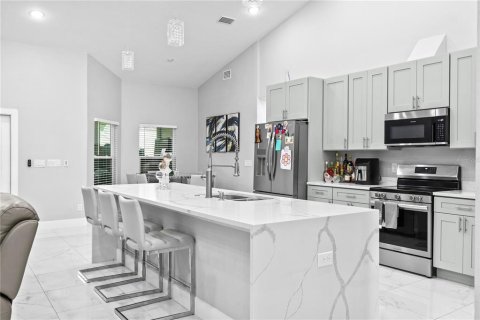Casa en venta en Orlando, Florida, 4 dormitorios, 209.59 m2 № 2149960 - foto 2