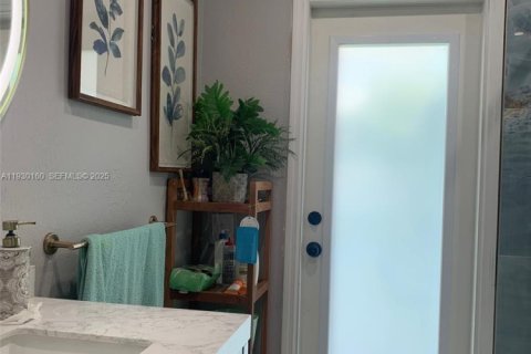 Купить виллу или дом в Корал-Спрингс, Флорида 4 спальни, 178.65м2, № 1988973 - фото 16