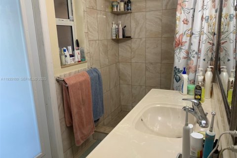 Купить виллу или дом в Корал-Спрингс, Флорида 4 спальни, 178.65м2, № 1988973 - фото 17