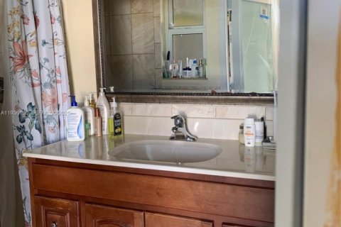 Купить виллу или дом в Корал-Спрингс, Флорида 4 спальни, 178.65м2, № 1988973 - фото 10