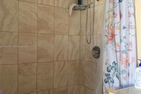 Купить виллу или дом в Корал-Спрингс, Флорида 4 спальни, 178.65м2, № 1988973 - фото 11