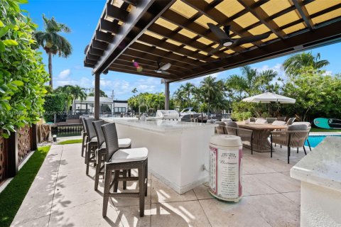 Casa en venta en Miami Beach, Florida, 4 dormitorios, 257.34 m2 № 2016409 - foto 14