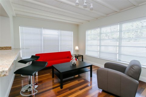 Villa ou maison à louer à Hollywood, Floride: 4 chambres, 158.12 m2 № 2023159 - photo 18