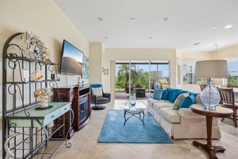 Villa ou maison à vendre à Sun City Center, Floride: 2 chambres, 172.89 m2 № 2396057 - photo 8