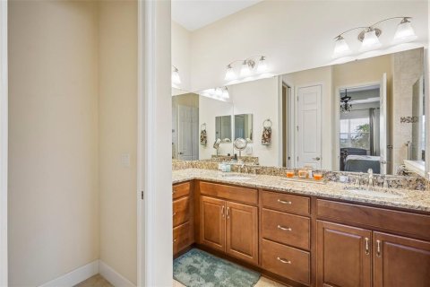 Villa ou maison à vendre à Sun City Center, Floride: 2 chambres, 172.89 m2 № 2396057 - photo 28