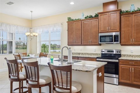Villa ou maison à vendre à Sun City Center, Floride: 2 chambres, 172.89 m2 № 2396057 - photo 13