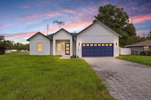House in Ocala, Florida 4 bedrooms, 167.13 sq.m. № 2284360