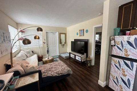 Villa ou maison à louer à Fort Lauderdale, Floride: 1 chambre, 48.77 m2 № 1874672 - photo 7