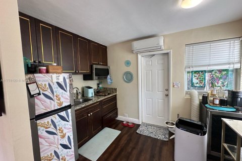 Villa ou maison à louer à Fort Lauderdale, Floride: 1 chambre, 48.77 m2 № 1874672 - photo 10
