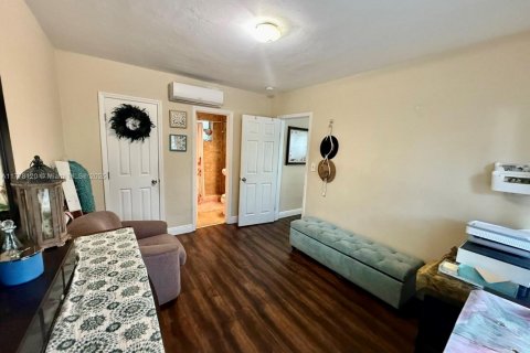 Villa ou maison à louer à Fort Lauderdale, Floride: 1 chambre, 48.77 m2 № 1874672 - photo 12