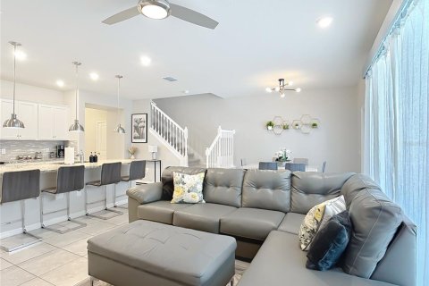 Touwnhouse à vendre à Davenport, Floride: 5 chambres, 212.1 m2 № 2361421 - photo 17