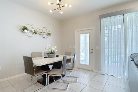 Touwnhouse à vendre à Davenport, Floride: 5 chambres, 212.1 m2 № 2361421 - photo 19