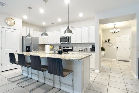 Touwnhouse à vendre à Davenport, Floride: 5 chambres, 212.1 m2 № 2361421 - photo 13