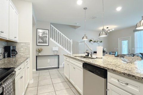Touwnhouse à vendre à Davenport, Floride: 5 chambres, 212.1 m2 № 2361421 - photo 12