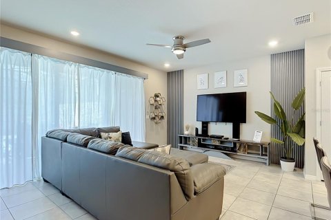 Touwnhouse à vendre à Davenport, Floride: 5 chambres, 212.1 m2 № 2361421 - photo 14