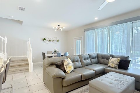 Touwnhouse à vendre à Davenport, Floride: 5 chambres, 212.1 m2 № 2361421 - photo 16