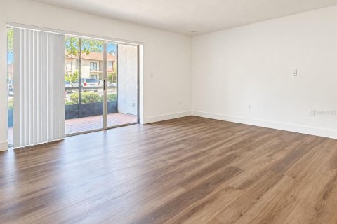 Condo in Orlando, Florida, 2 bedrooms  № 2362252