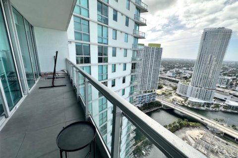 Condominio en alquiler en Miami, Florida, 1 dormitorio, 73.3 m2 № 1969220 - foto 18