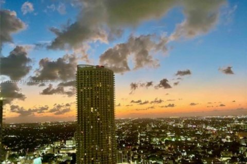 Condominio en alquiler en Miami, Florida, 1 dormitorio, 73.3 m2 № 1969220 - foto 20