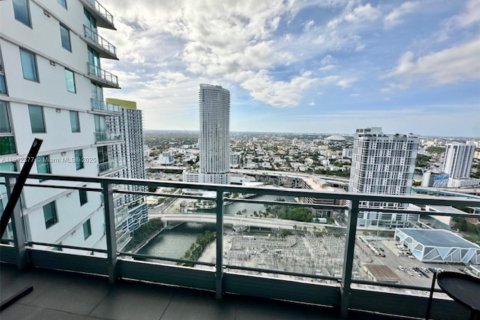 Condominio en alquiler en Miami, Florida, 1 dormitorio, 73.3 m2 № 1969220 - foto 16