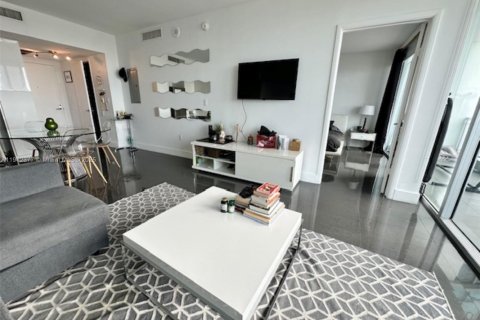 Condominio en alquiler en Miami, Florida, 1 dormitorio, 73.3 m2 № 1969220 - foto 4