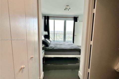 Condominio en alquiler en Miami, Florida, 1 dormitorio, 73.3 m2 № 1969220 - foto 13