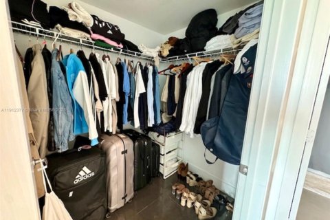 Condominio en alquiler en Miami, Florida, 1 dormitorio, 73.3 m2 № 1969220 - foto 12