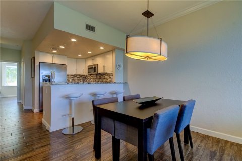 Touwnhouse à vendre à Oldsmar, Floride: 3 chambres, 170.38 m2 № 2345019 - photo 10