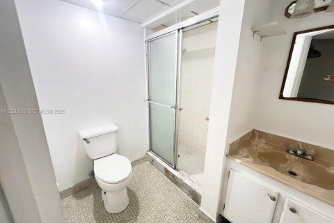 Copropriété à louer à Tamarac, Floride: 2 chambres, 88.16 m2 № 1987060 - photo 6